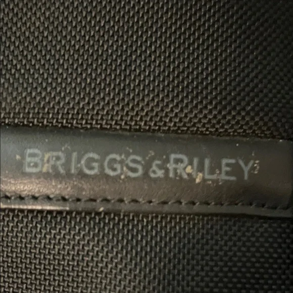 Briggs & Riley Black Carryon Suitcase - Picture 2 of 16